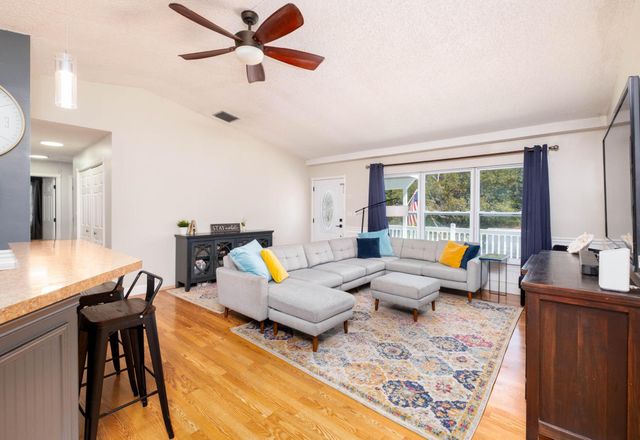 112 Peace Avenue, Tavernier, FL 33070