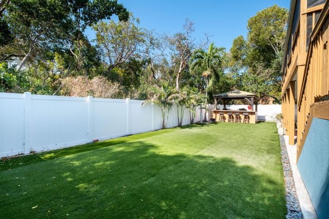 112 Peace Avenue, Tavernier, FL 33070