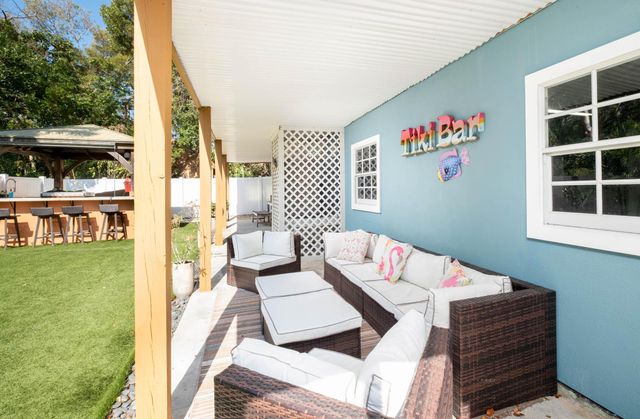 112 Peace Avenue, Tavernier, FL 33070