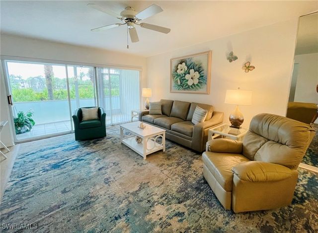 153 Gabriel CIR 3003, Naples, FL 34104
