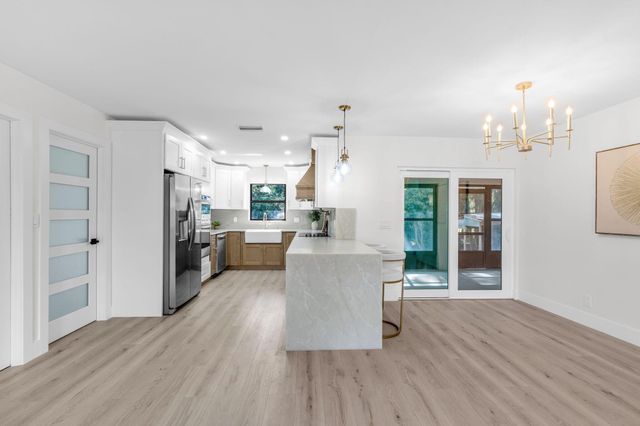 15438 Los Angeles Drive, Loxahatchee Groves, FL 33470