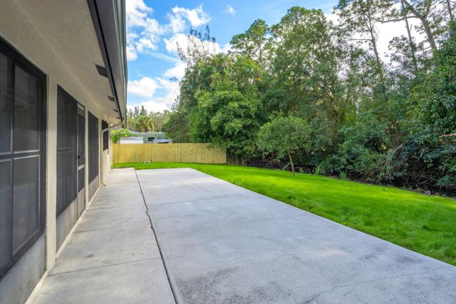 15438 Los Angeles Drive, Loxahatchee Groves, FL 33470