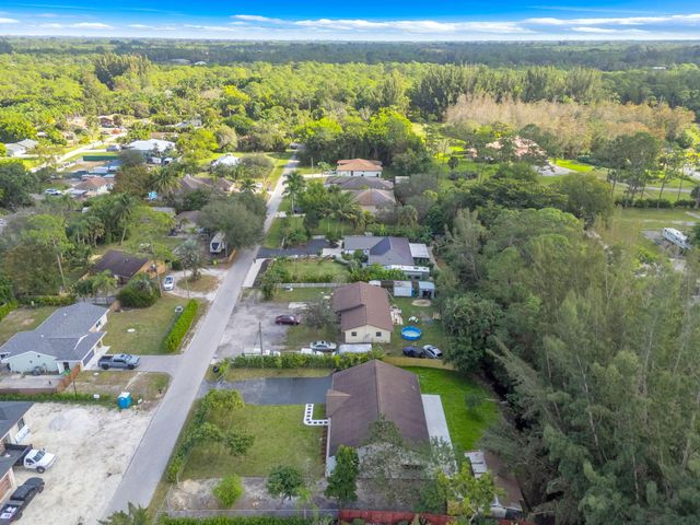 15438 Los Angeles Drive, Loxahatchee Groves, FL 33470