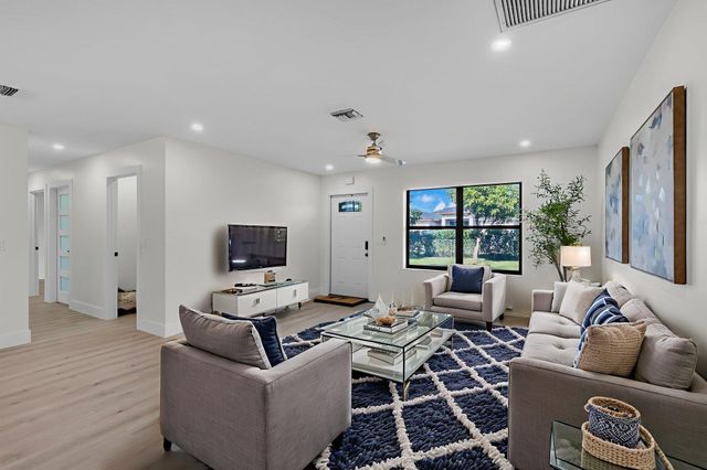 15438 Los Angeles Drive, Loxahatchee Groves, FL 33470