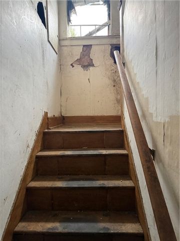 10 W Miller St, New Castle, PA 16102