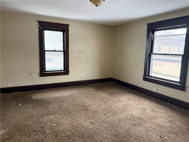 10 W Miller St, New Castle, PA 16102