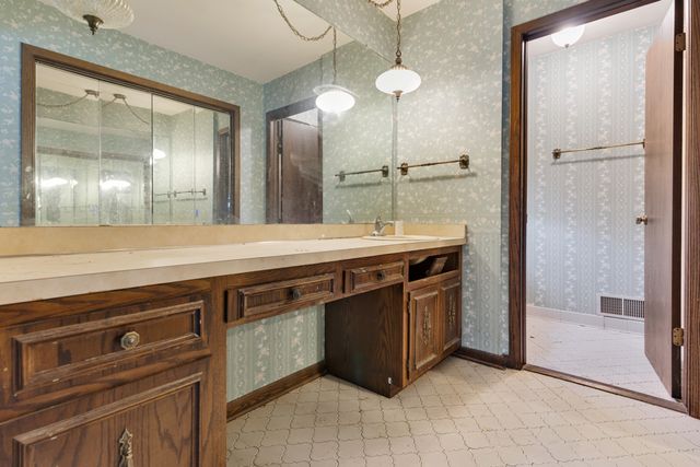 16747 Paxton Avenue, South Holland, IL 60473