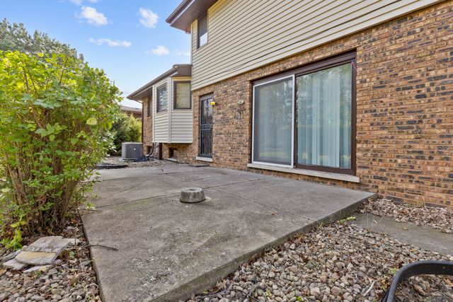 16747 Paxton Avenue, South Holland, IL 60473