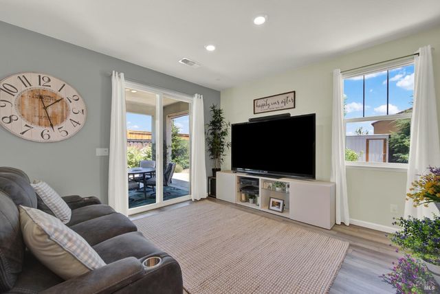 1540 Sundance Ct, Dixon, CA 95620