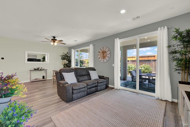 1540 Sundance Ct, Dixon, CA 95620