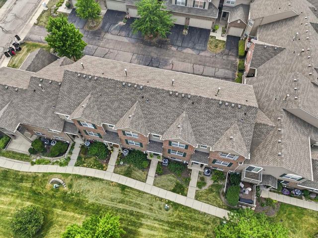 5222 Cobblers Crossing, Mchenry, IL 60050