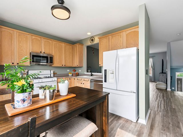 5222 Cobblers Crossing, Mchenry, IL 60050
