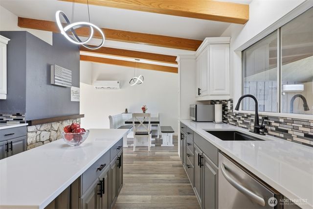 8808 Line Road, Lynden, WA 98264
