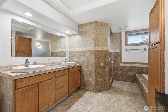 8808 Line Road, Lynden, WA 98264
