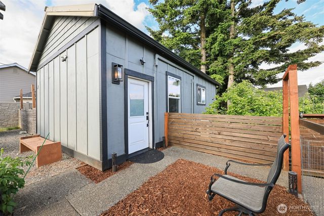 8808 Line Road, Lynden, WA 98264