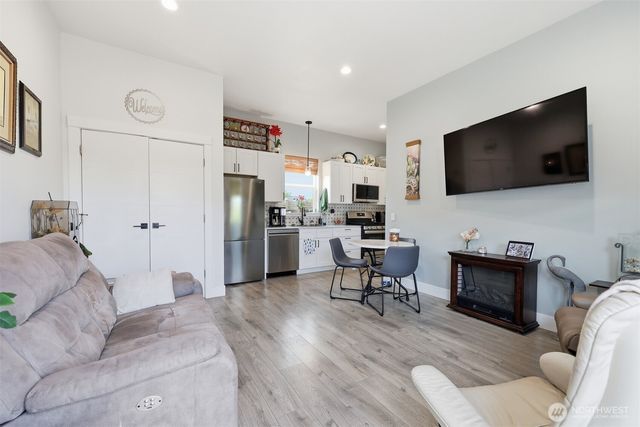 8808 Line Road, Lynden, WA 98264