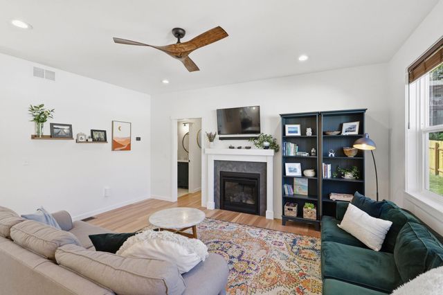 806 E 10th Ave, Spokane, WA 99202