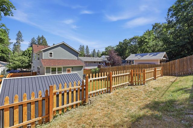 806 E 10th Ave, Spokane, WA 99202