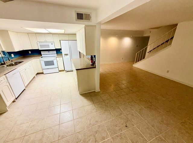 5005 Georgi Lane 215, Houston, TX 77092