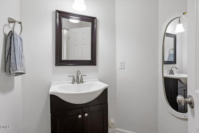 114 Mossbark Lane, Chapel Hill, NC 27514