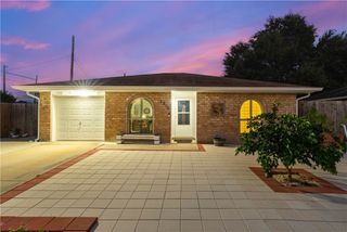 2806 Ransom Island Dr, Corpus Christi, TX 78418