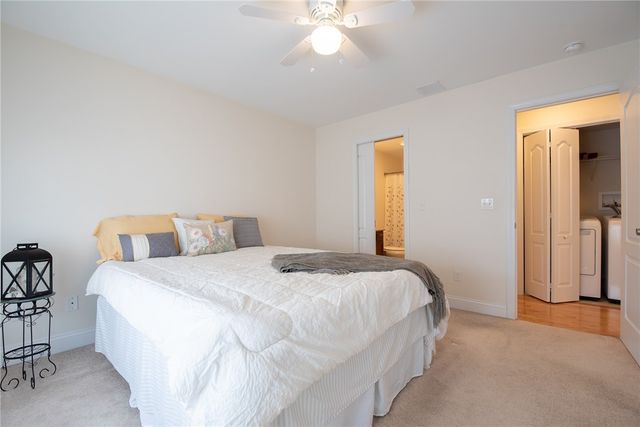 7 Gray Coach Lane 711, Cranston, RI 02921