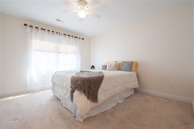 7 Gray Coach Lane 711, Cranston, RI 02921