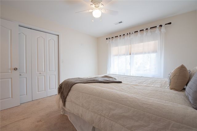 7 Gray Coach Lane 711, Cranston, RI 02921