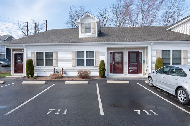 7 Gray Coach Lane 711, Cranston, RI 02921