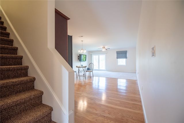 7 Gray Coach Lane 711, Cranston, RI 02921