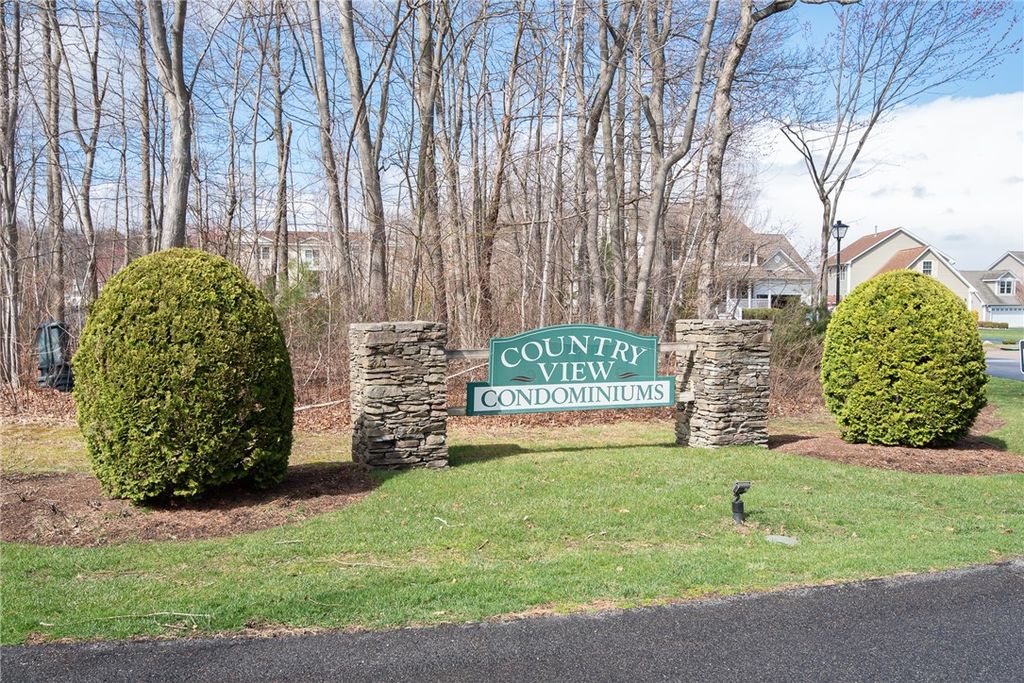 7 Gray Coach Lane 711, Cranston, RI 02921