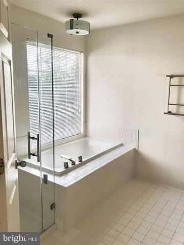 1981 LOGAN MANOR DR, Reston, VA 20190