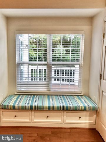 1981 LOGAN MANOR DR, Reston, VA 20190