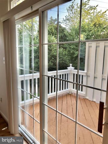 1981 LOGAN MANOR DR, Reston, VA 20190