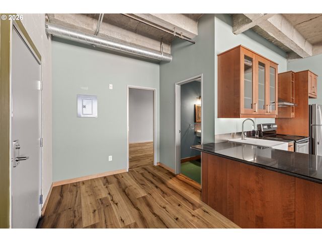 900 Ne 81ST Ave 207, Portland, OR 97213