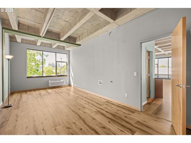 900 Ne 81ST Ave 207, Portland, OR 97213