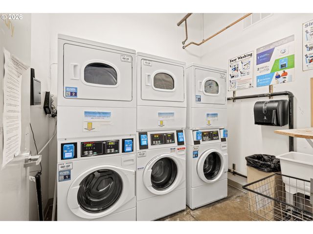 900 Ne 81ST Ave 207, Portland, OR 97213