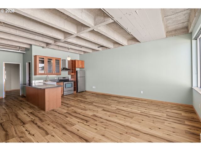 900 Ne 81ST Ave 207, Portland, OR 97213