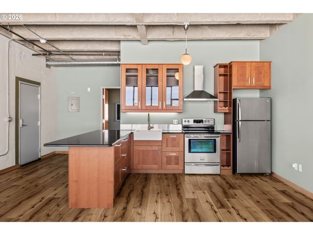 900 Ne 81ST Ave 207, Portland, OR 97213