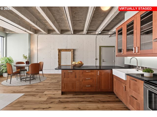 900 Ne 81ST Ave 207, Portland, OR 97213