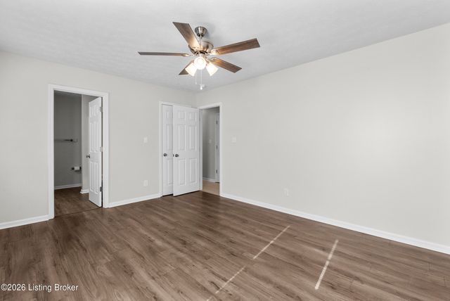 6524 Cottagemeadow Dr, Louisville, KY 40218