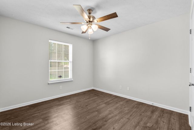 6524 Cottagemeadow Dr, Louisville, KY 40218