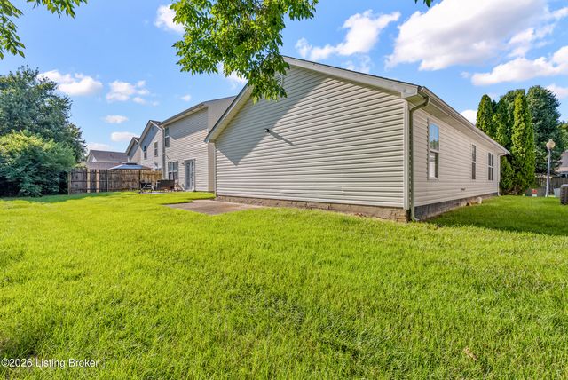 6524 Cottagemeadow Dr, Louisville, KY 40218