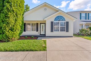 6524 Cottagemeadow Dr, Louisville, KY 40218