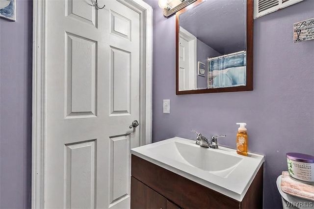 567 74th Street, Niagara Falls, NY 14304