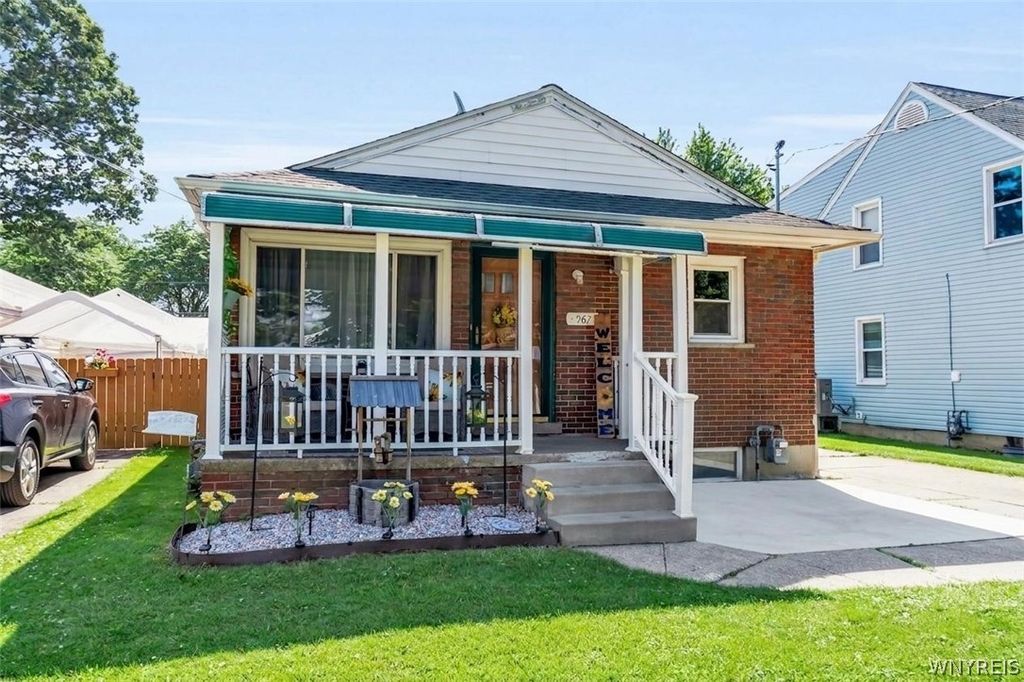 567 74th Street, Niagara Falls, NY 14304