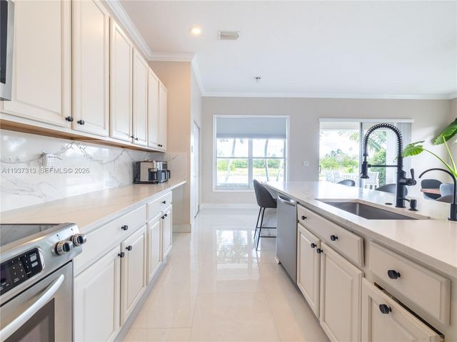 903 NW 167th Ave, Pembroke Pines, FL 33028