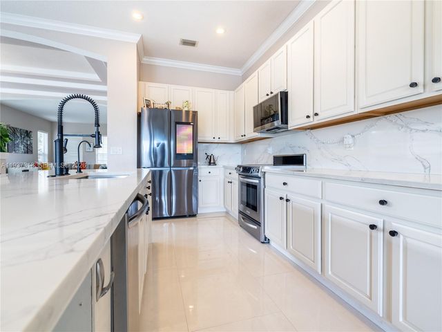 903 NW 167th Ave, Pembroke Pines, FL 33028