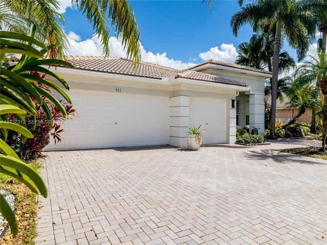 903 NW 167th Ave, Pembroke Pines, FL 33028