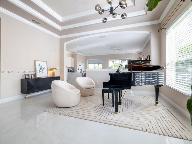 903 NW 167th Ave, Pembroke Pines, FL 33028